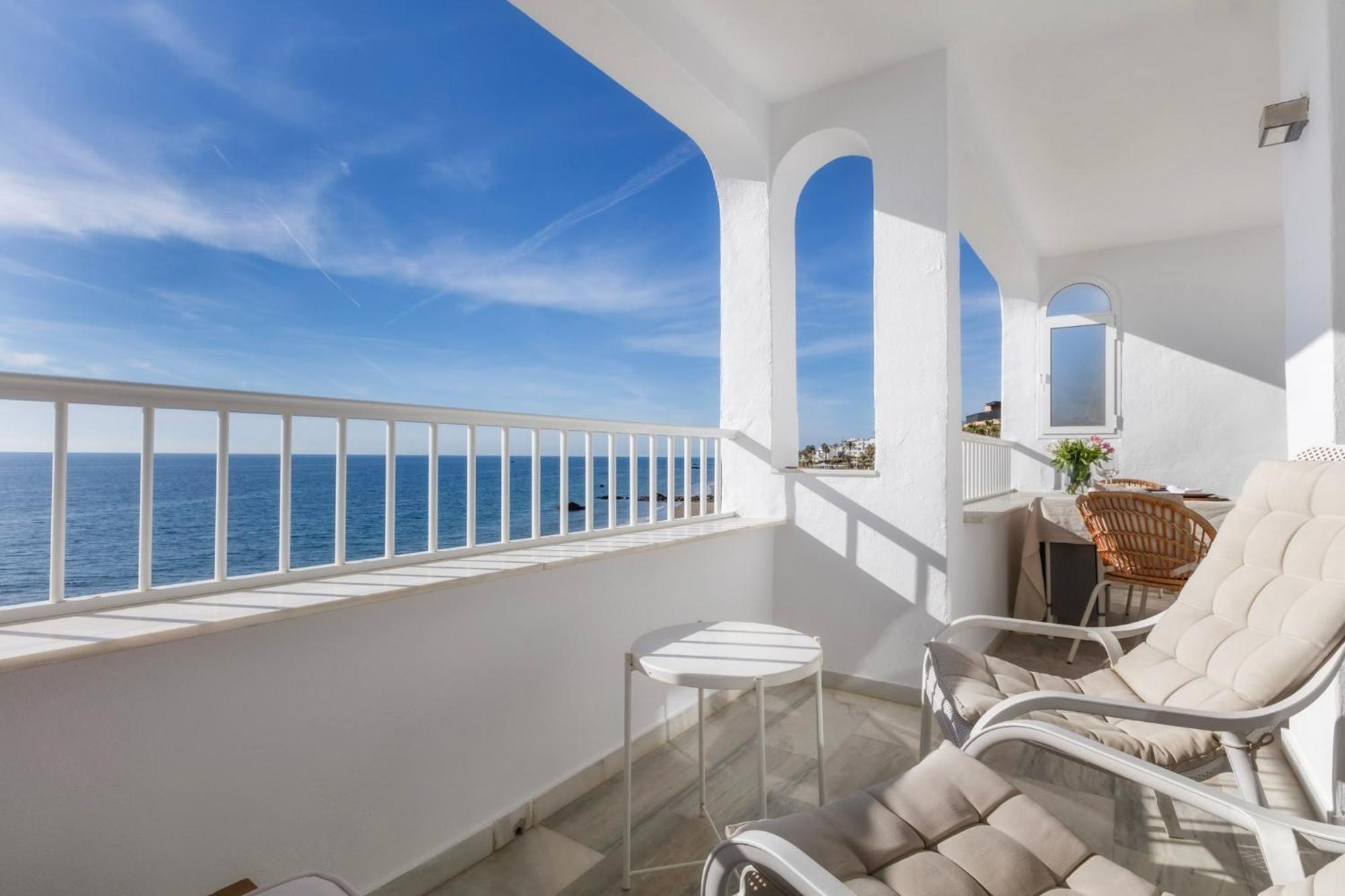 Oceanfront Mijas Apartment Екстериор снимка