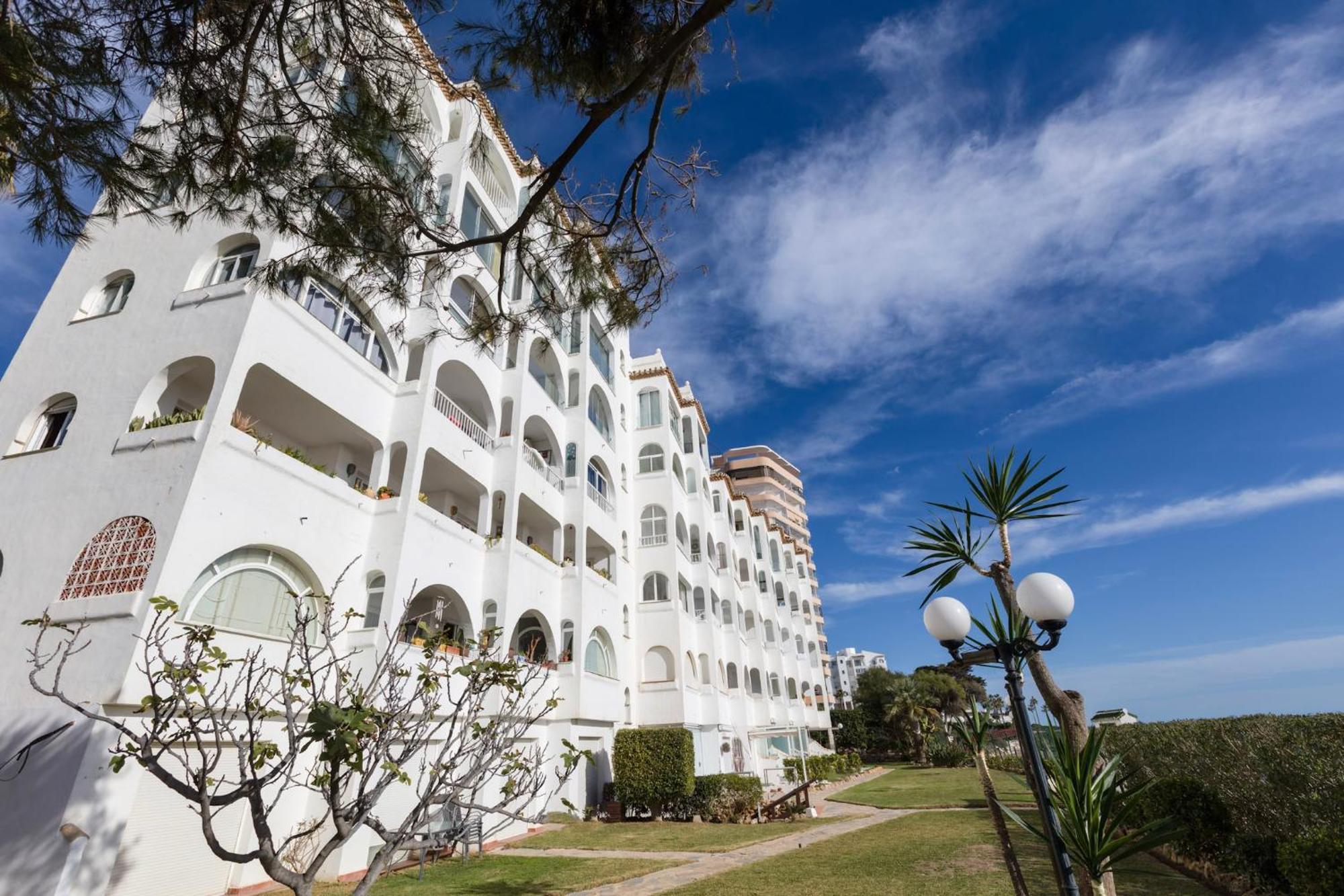 Oceanfront Mijas Apartment Екстериор снимка
